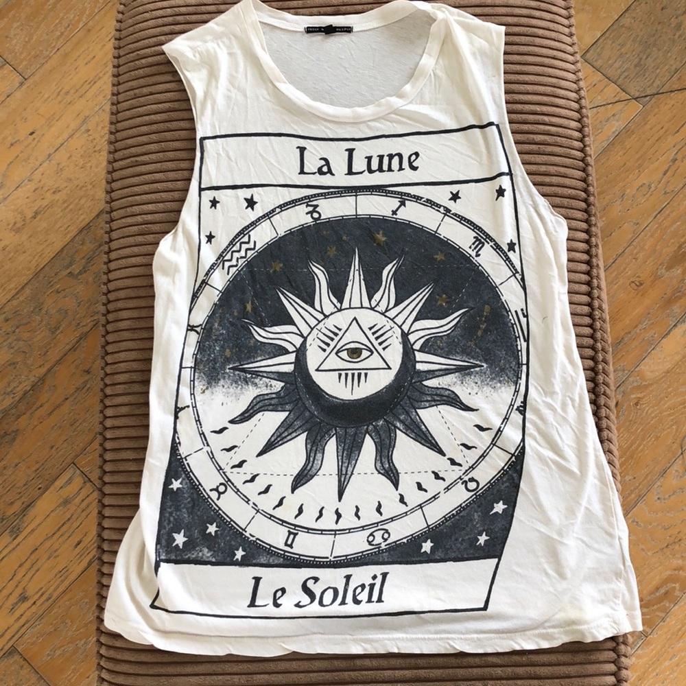 Moon and sun muscle tee